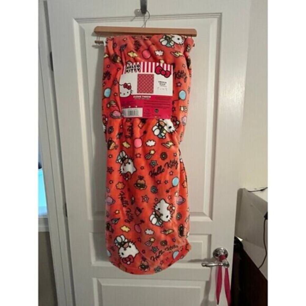 Hello Kitty orange cloud throw Blanket - so varsity‎